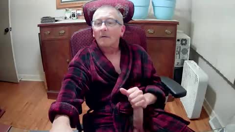 Snapshot of peepingmale chatting on December 10, 1:32 am peepingmale online show from December 10, 1:32 am