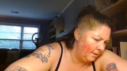 pegggggysue69 online show from April 5, 10:29 pm