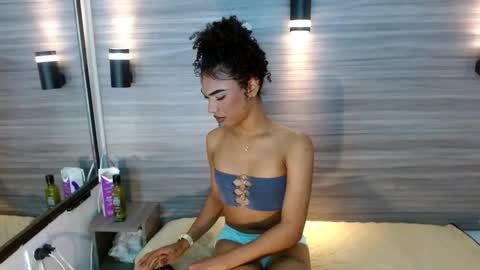 Penelopee Rouse online show from December 4, 9:03 pm