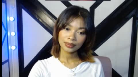 Perla online show from March 19, 3:06 pm