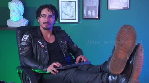 andres    online show from February 7, 7:17 pm