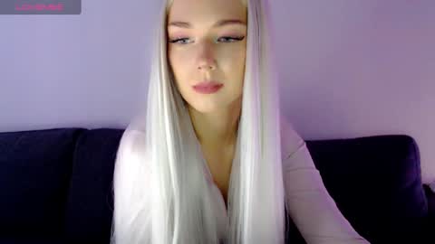 Snapshot of pervyblonde chatting on January 5, 8:54 am Isabella online show from January 5, 8:54 am