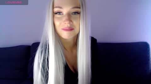 Snapshot of pervyblonde chatting on February 6, 12:04 pm Isabella online show from February 6, 12:04 pm