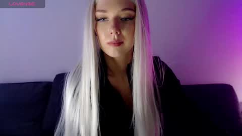 Snapshot of pervyblonde chatting on January 30, 1:20 pm Isabella online show from January 30, 1:20 pm
