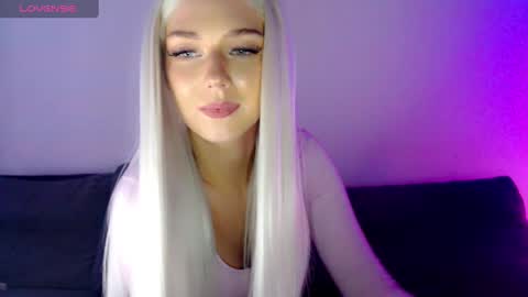 Snapshot of pervyblonde chatting on December 12, 12:22 pm Isabella online show from December 12, 12:22 pm