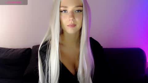 Snapshot of pervyblonde chatting on March 8, 1:03 pm Isabella online show from March 8, 1:03 pm