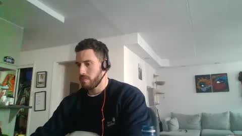 Snapshot of peterskinny24 chatting on December 13, 6:38 pm         ttps VF8L9ABFMref wl share online show from December 13, 6:38 pm