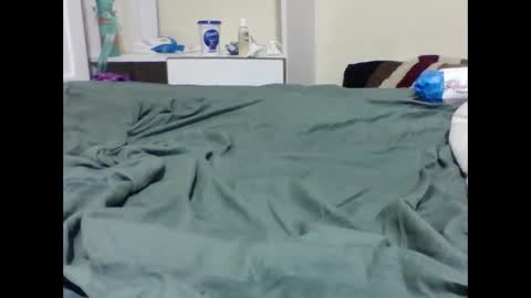 petite234 online show from November 28, 11:45 pm