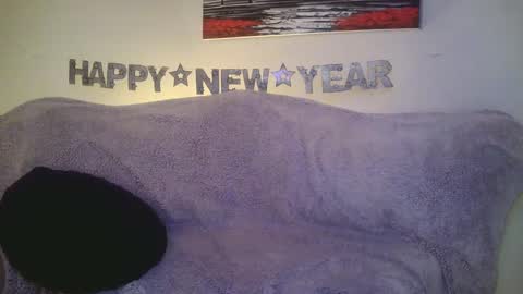 petite treat  online show from January 6, 6:25 am