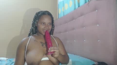 petitechocolatemommy online show from December 19, 7:48 am