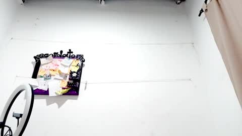 danna online show from September 19, 8:40 am