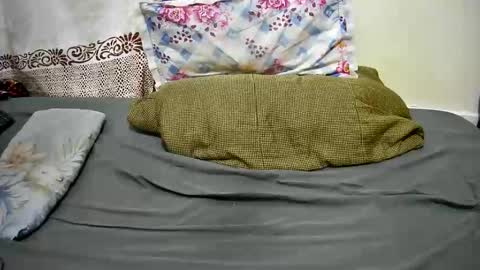 petitetasha online show from November 17, 7:44 am