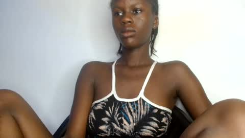 petitgirl88 online show from July 10, 5:17 pm