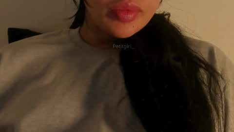 Snapshot of petitgirl_ chatting on October 20, 5:07 pm  J A S S  online show from October 20, 5:07 pm