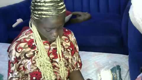 petitte_gyaal online show from December 16, 3:24 am