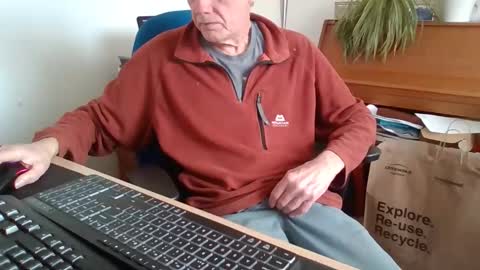 petitwilly online show from March 30, 8:14 am