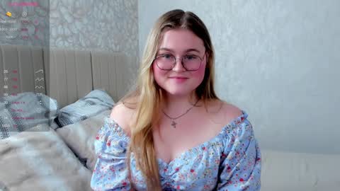 Mona online show from January 27, 5:15 pm