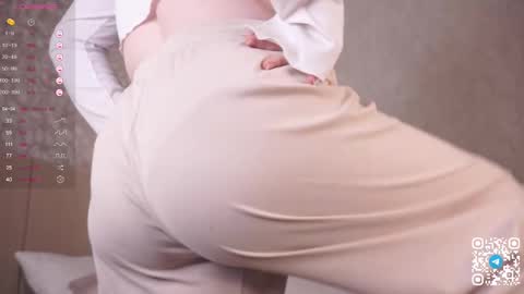 Mona online show from February 12, 9:43 pm