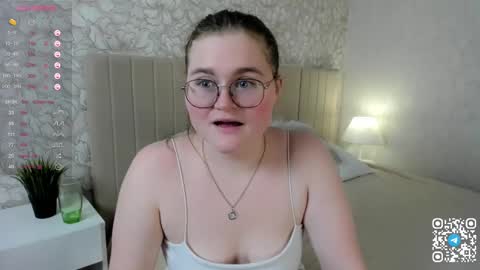 Mona online show from February 28, 10:17 pm