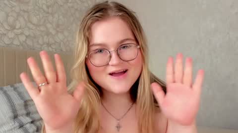 Mona online show from January 28, 2:32 am