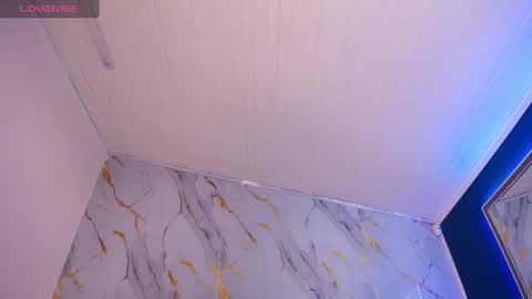 Pettit Courtny online show from February 21, 2:06 am