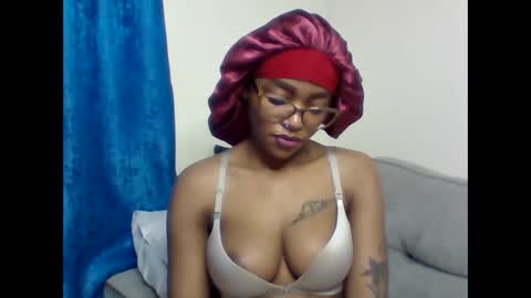 Arielle online show from February 8, 3:43 am