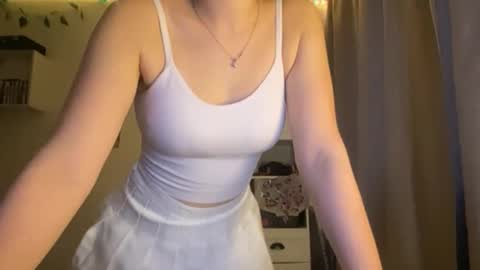Snapshot of pettykyper chatting on October 17, 2:32 pm Katie online show from October 17, 2:32 pm