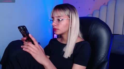 Snapshot of peyton_gh chatting on October 14, 3:42 am Peyton online show from October 14, 3:42 am