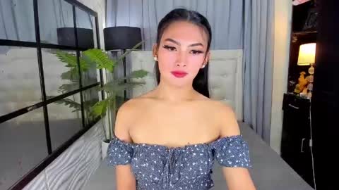 phenomenal_ivy online show from May 26, 2:45 pm