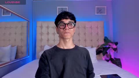 Phillip online show from September 22, 9:30 pm