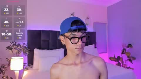 Phillip online show from November 10, 9:50 pm