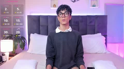 Phillip online show from October 1, 9:24 pm