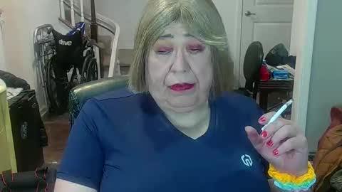 Snapshot of phillyguy195601 chatting on October 23, 2:24 am Geri online show from October 23, 2:24 am
