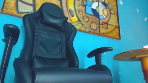 phlilloyhighclouds online show from January 11, 2:23 pm