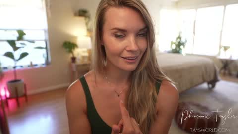 Snapshot of phoenix_taylor chatting on September 16, 1:18 am PHOENIX TAYLOR online show from September 16, 1:18 am