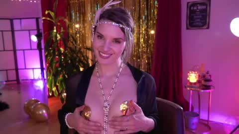 Snapshot of phoenix_taylor chatting on January 1, 5:11 am PHOENIX TAYLOR online show from January 1, 5:11 am