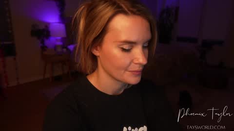 Snapshot of phoenix_taylor chatting on October 30, 1:39 am PHOENIX TAYLOR online show from October 30, 1:39 am