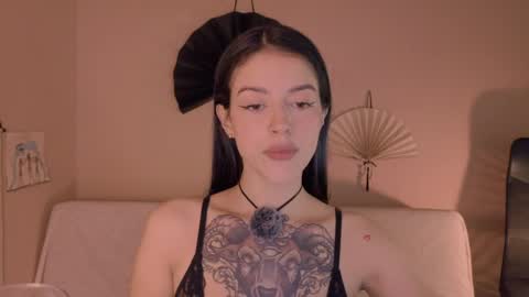 phoenixx_x online show from April 19, 3:07 am