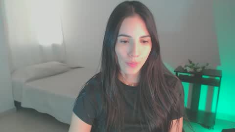 Pia online show from December 22, 10:05 pm