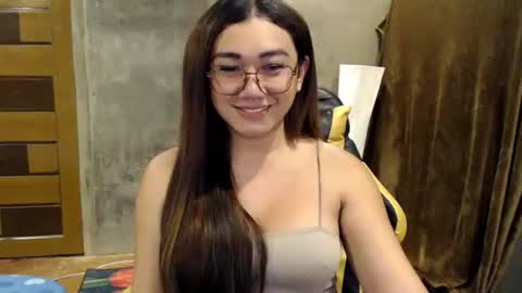 Pia online show from October 21, 1:16 pm