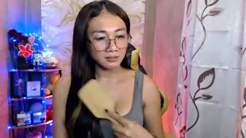 Pia online show from June 24, 1:51 pm
