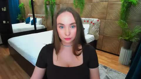 Emelie online show from March 15, 4:10 pm