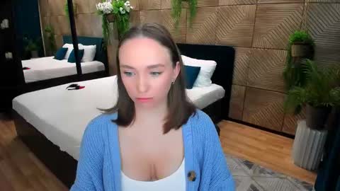 Emelie online show from October 9, 11:05 am