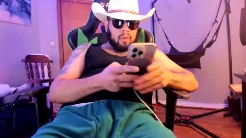 pierced_leather online show from December 27, 12:29 am