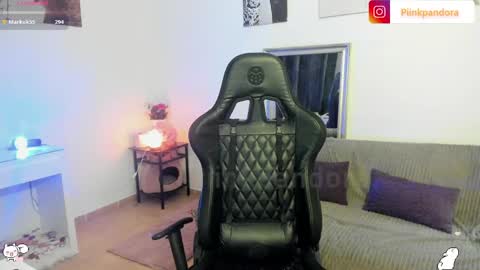 PiinkPandora online show from April 4, 8:38 pm