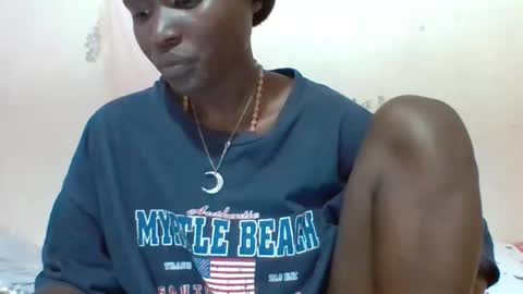 pinah1997 online show from March 23, 7:13 am