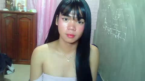 pinayasian_angela online show from December 22, 6:20 am