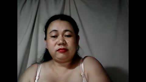 pinaymama12345 online show from February 3, 12:18 am