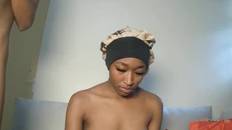 PinkyAura online show from June 1, 8:48 am