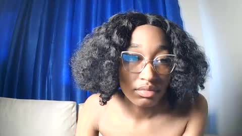 PinkyAura online show from June 14, 10:39 am